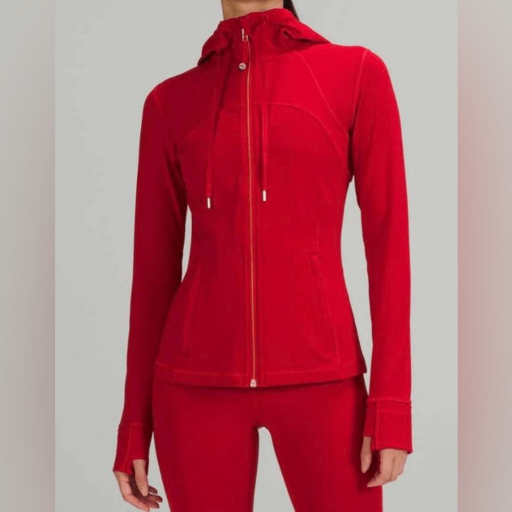 Lululemon Like New Hooded Define Jacket, Red color perfect for New Year! size 8